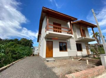 Casa · 2 Quartos · 1 Vaga · Sobrados em construção no Bairro Bom Pastor
