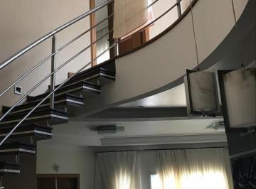 Casa · 286m² · 3 Quartos · 5 Vagas · Sobrado amplo com 286m², localização mais que privilegiada no Bairro Jardim em Santo André/SP.