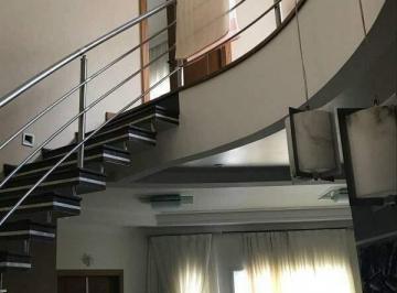 Casa · 286m² · 3 Quartos · 5 Vagas · Sobrado amplo com 286m², localização mais que privilegiada no Bairro Jardim em Santo André/SP.