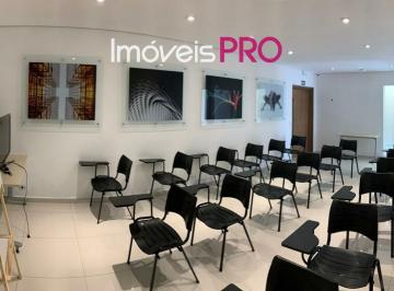 Comercial · 35m² · Sala com 35metros mesas e cadeiras comerciais para escritório ou até 20 pessoas com ar condicionado