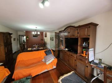 Casa · 215m² · 3 Quartos · 4 Vagas · Casa á venda - 3 dormitórios, sendo 2 suítes, 4 vagas  - Próximo ao metrô.