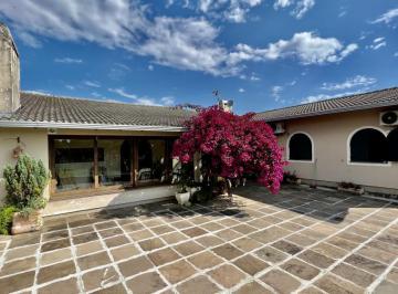 Casa · 1600m² · 4 Quartos · 2 Vagas · Linda Casa estilo colonial em São Francisco de Paula