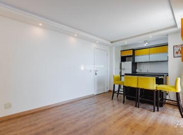 4 · Apartamento mobiliado de 2 dormitórios com uma vaga e ótima localização