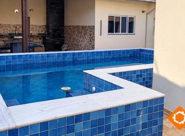 Casa · 350m² · 4 Quartos · 6 Vagas · CASA AMPLA 3 SUÍTES COM PISCINA! ÓTIMA LOCALIZAÇÃO A 100M DO MAR ITANHAEM