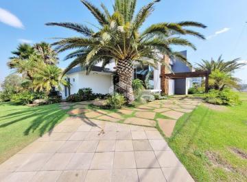 263451_i94FEpTj4N7725o8_26345163c6dc937b751.jpg · Casa à venda, com 4 quartos/dormitórios, 2 vagas/box, no condomínio Enseada, Xangri-Lá/RS