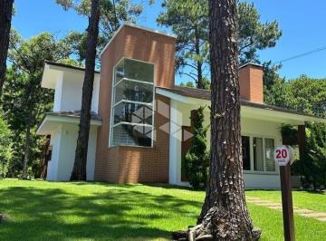 Casa · 224m² · 3 Quartos · 2 Vagas · Sobrado á venda, com 3 quartos/dormitórios, 2 vagas/box, no condomínio carmel, Xangri-Lá/RS
