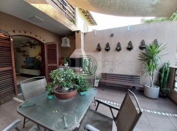 Casa · 192m² · 3 Quartos · 4 Vagas · Amplo sobrado com espaço gourmet, 4 vagas no Jardim Sarah