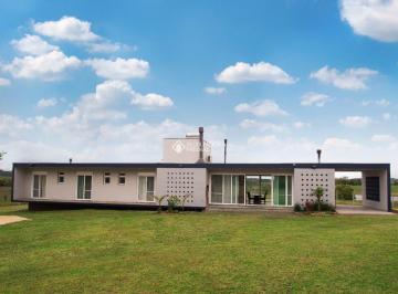 402828_i391PD_40282863e28f7c8bcca.jpg · Sitio com 3ha.7000m² com serviço de hospedagem