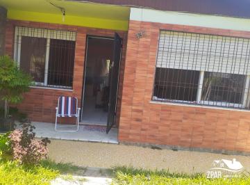 Foto 02 · CASA TÉRREA EM TERRENO 1.050m² - AGRONOMIA, PORTO ALEGRE