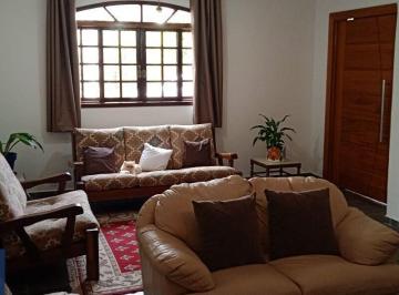 Casa · 339m² · 5 Quartos · 3 Vagas · Sobrado no Parque Renato Maia, com 5 quartos, sendo 3 suites e 3 vagas de garagem!