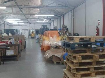 Comercial · 671m² · 1 Vaga · Galpão Comercial para Comprar, 671m² - Bairro Jardim, Santo André/SP.