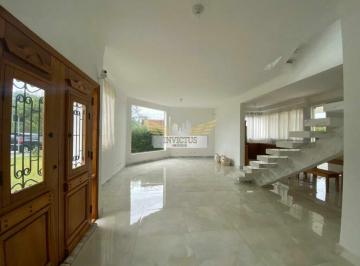 Casa · 415m² · 3 Quartos · 2 Vagas · Sobrado com 3 Suítes para Comprar, 415m² - Bragança Paulista, São Paulo/SP.