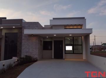 Foto 01 · Casa à Venda em Sorocaba-SP: 3 quartos, 1 suíte, 1 banheiro, 4 vagas de garagem, 105m² de área!