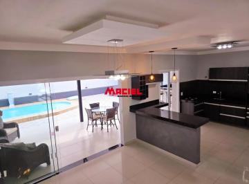 Casa · 245m² · 4 Quartos · 4 Vagas · Casa de Condomínio com 4 Quartos e 3 banheiros à Venda estuda permuta até R$ 800.000,00