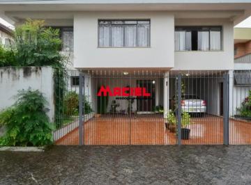 Casa · 351m² · 4 Quartos · 4 Vagas · Maravilhosa casa em bairro residencial muito arborizado, seguro e sossegado