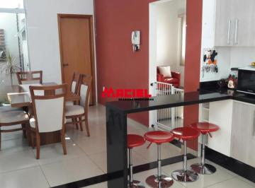 Casa · 170m² · 4 Quartos · 2 Vagas · Casa térrea em Piranguinho (MG) - 04 quartos / 01 suíte / 02 vagas