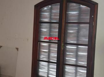 Casa · 140m² · 3 Quartos · 4 Vagas · CASA AMPLA COM MAIS DE 300M2, NO JARDIM SANTA INÊS I, CARECE REFORMA.