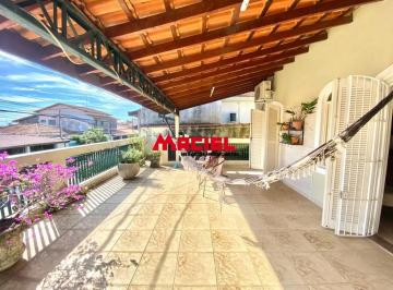 Casa · 230m² · 4 Quartos · 2 Vagas · Casa à venda na Rua Conselheiro Lafaiete sjc