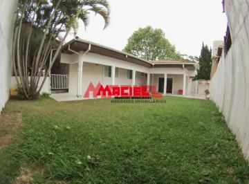 Casa · 213m² · 3 Quartos · 2 Vagas · Excelente imóvel na 2ª quadra do Bosque, 500m² terreno