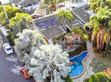 Casa · 440m² · 4 Quartos · 4 Vagas · Casa Térrea em Condomínio Fechado com Amplo Terreno e Lazer Completo