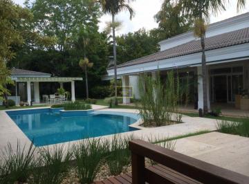 Casa · 1100m² · 5 Quartos · 10 Vagas · Maravilhosa Casa em Alphaville com piscina!