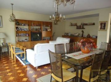 Casa · 370m² · 4 Quartos · 5 Vagas · Sobrado em Rua Tranquila na Vila Madalena