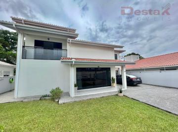 Casa · 438m² · 5 Quartos · 1 Vaga · Casa no Bairro Centro  -  Biguaçu