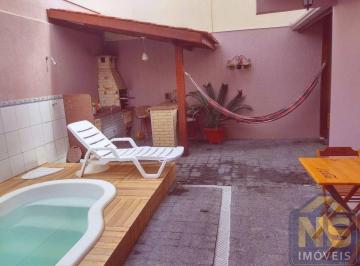 Casa · 4 Quartos · 3 Vagas · Sobrado no bairro Fazenda em Itajaí SC