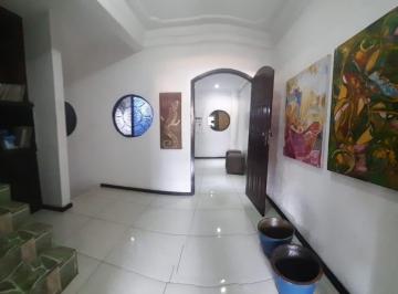 Casa de 14 quartos, Salvador · Prédio excelente no Rio Vermelho com 5 apartamentos.
