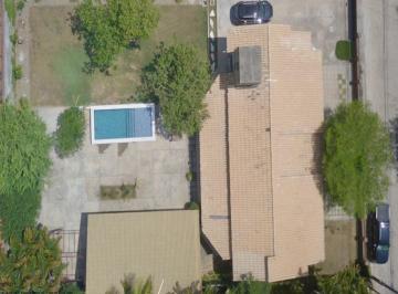Foto 01 · Imperdível Casa em Condomínio à Venda em Lauro de Freitas-BA, Recreio Ipitanga: 4 Quartos, 4 Suítes,