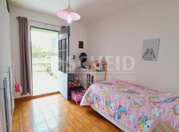 Casa · 104m² · 3 Quartos · 2 Vagas · Casa maravilhosa com 3 quartos, 4 banheiros, 2 vagas, quintal lateral prox. universidade Ibirapuera