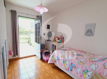 Casa · 104m² · 3 Quartos · 2 Vagas · Casa maravilhosa com 3 quartos, 4 banheiros, 2 vagas, quintal lateral prox. universidade Ibirapuera