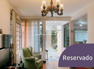 Casa · 149m² · 3 Quartos · 3 Vagas · Sobrado com terreno em excelente localização no Boa Vista!