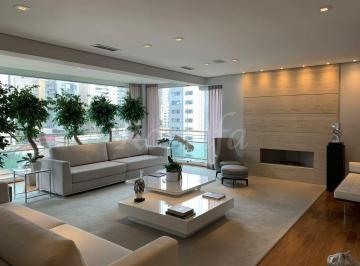 Apartamento · 240m² · 3 Quartos · 3 Vagas · Apartamento no Jardim Paulista
