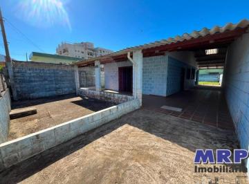 Foto 01 · Casa a venda em Ubatuba, Praia da Maranduba, 2 dormitórios, aceita financiamento !