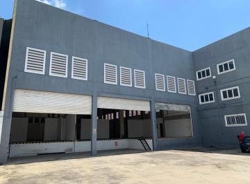 Fachada · Galpão 1.800 m2 em Santana de Parnaíba