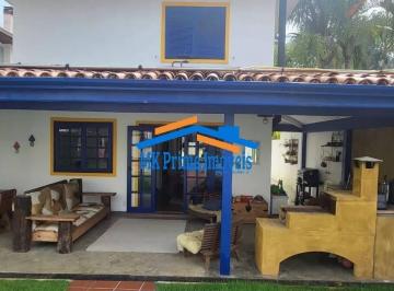 Casa · 250m² · 5 Quartos · 2 Vagas · Belíssima casa em condomínio em Cotia com 250m².
