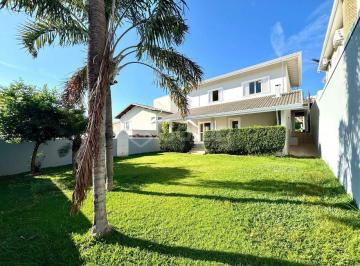 Casa · 215m² · 3 Quartos · 2 Vagas · Casa para alugar com 3 suítes, varanda gourmet e quintal em Vinhedo – Condomínio Recanto dos Paturis