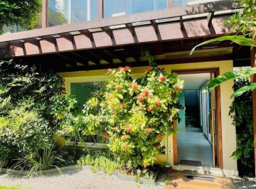 Casa · 165m² · 4 Quartos · 1 Vaga · Casa em Condomínio Fechado – A Poucos Passos da Praia