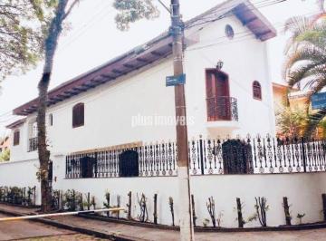 Casa · 240m² · 3 Quartos · 2 Vagas · Casa de vila fechada com cancela e guarita. Venha visitar
