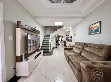 Casa · 161m² · 3 Quartos · 2 Vagas · Sobrado com Piscina na Aviação