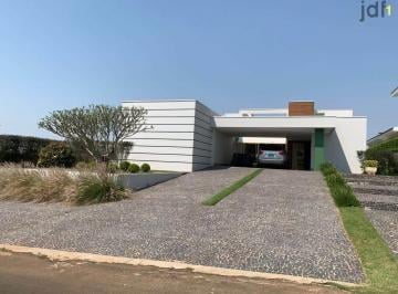 Casa · 315m² · 4 Quartos · 4 Vagas · Casa em Condomínio Fazenda Alvorada em destaque!