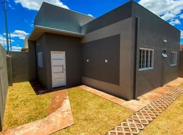 Casa · 60m² · 2 Quartos · 3 Vagas · Excelente imóvel de esquina com ótima localização!!