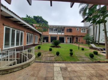 Casa , São Paulo · Casa de 4 suítes decoradas com móveis novos no Morumbi - Porteira fechada 