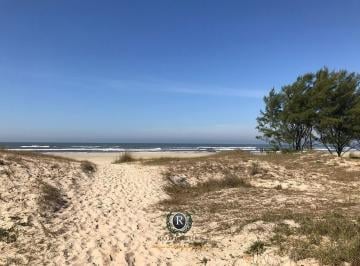22838565_4.jpg · Terreno na quadra do Mar em Torres