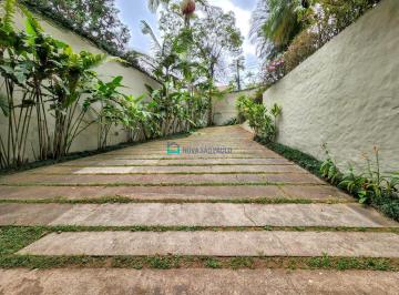 Casa · 900m² · 5 Quartos · 4 Vagas · Casa em rua fechada com bastante segurança (monitoramento 24 horas) Muita iluminação natural; Casa c