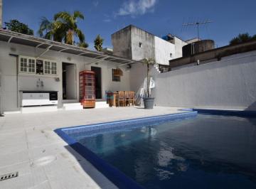 Casa · 200m² · 3 Quartos · 2 Vagas · Casa térrea com Piscina, quintal lateral e nos fundos, Edícula Enorme Jardim da Saúde