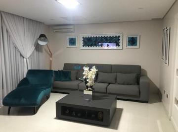 Casa · 350m² · 3 Quartos · 5 Vagas · Sobrado impecável ,modernizado de 350 m² perto do Shopping Plaza sul