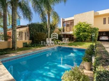 Foto 01 · Elegance imóveis vende casa, 400m, 3 dormitórios, 1 suíte, living de 3 ambientes, pátio com piscina 