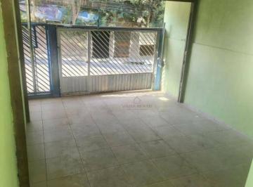 e2ab7f42c000aaa117d61c3f510a89682b7ef7c9 · Casa térrea a 3 minutos da Raposo